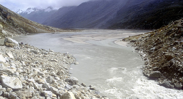 The infant Parbati exiting the Mantalai lake. Photo by author