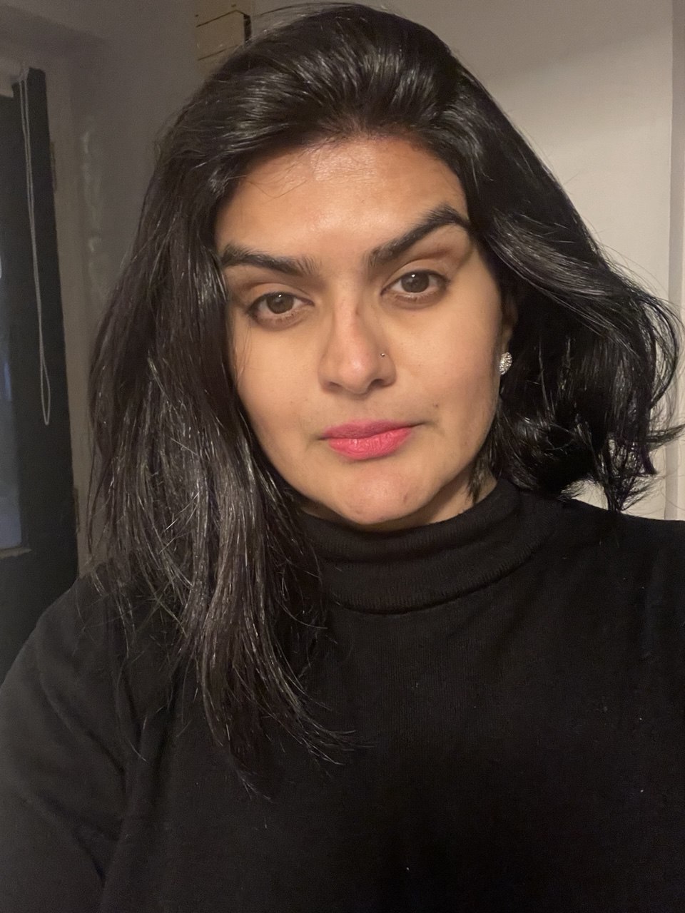 Portrait of Naveen Akhund, South Asia-focused arts and culture writer.